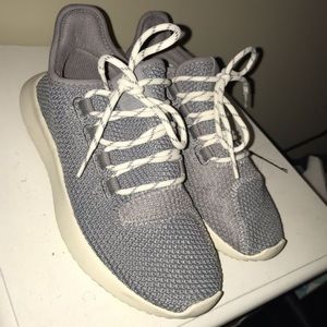 Adisas unisex blue 3.5 kids